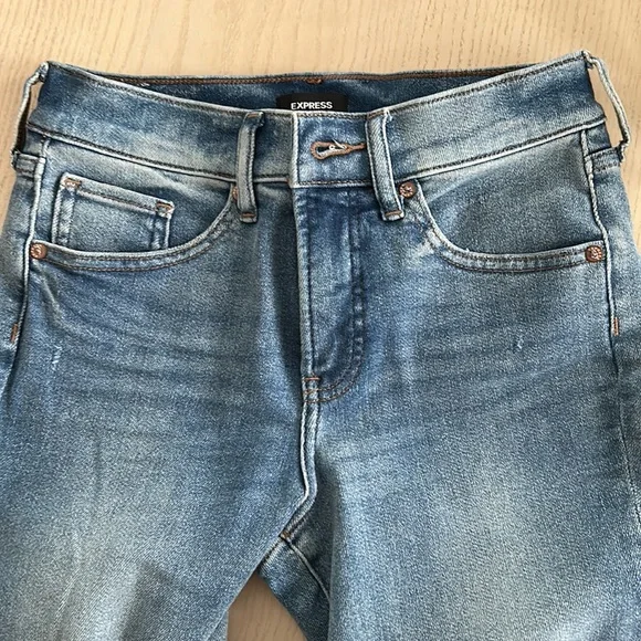 Express Mid Rise Jeans - Picture 5 of 12